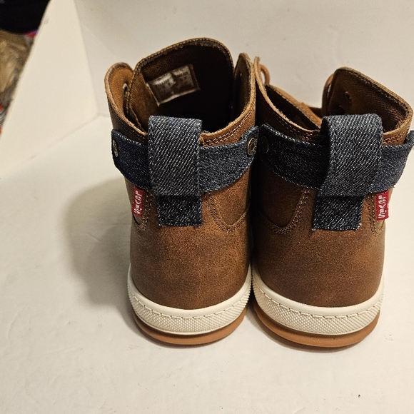 Levi's Brown Chukka Boots - Picture 3 of 5